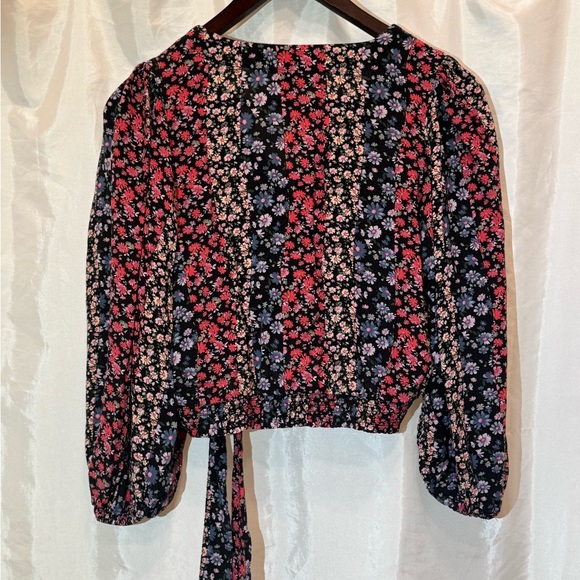 American Eagle Outfitters Black Floral Blouse - Picture 5 of 8